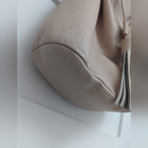 Alberta Di Canio Draw String Leather Bucket Shoulder Bag in Soft Pink/Nude Color - Picture 4 of 15